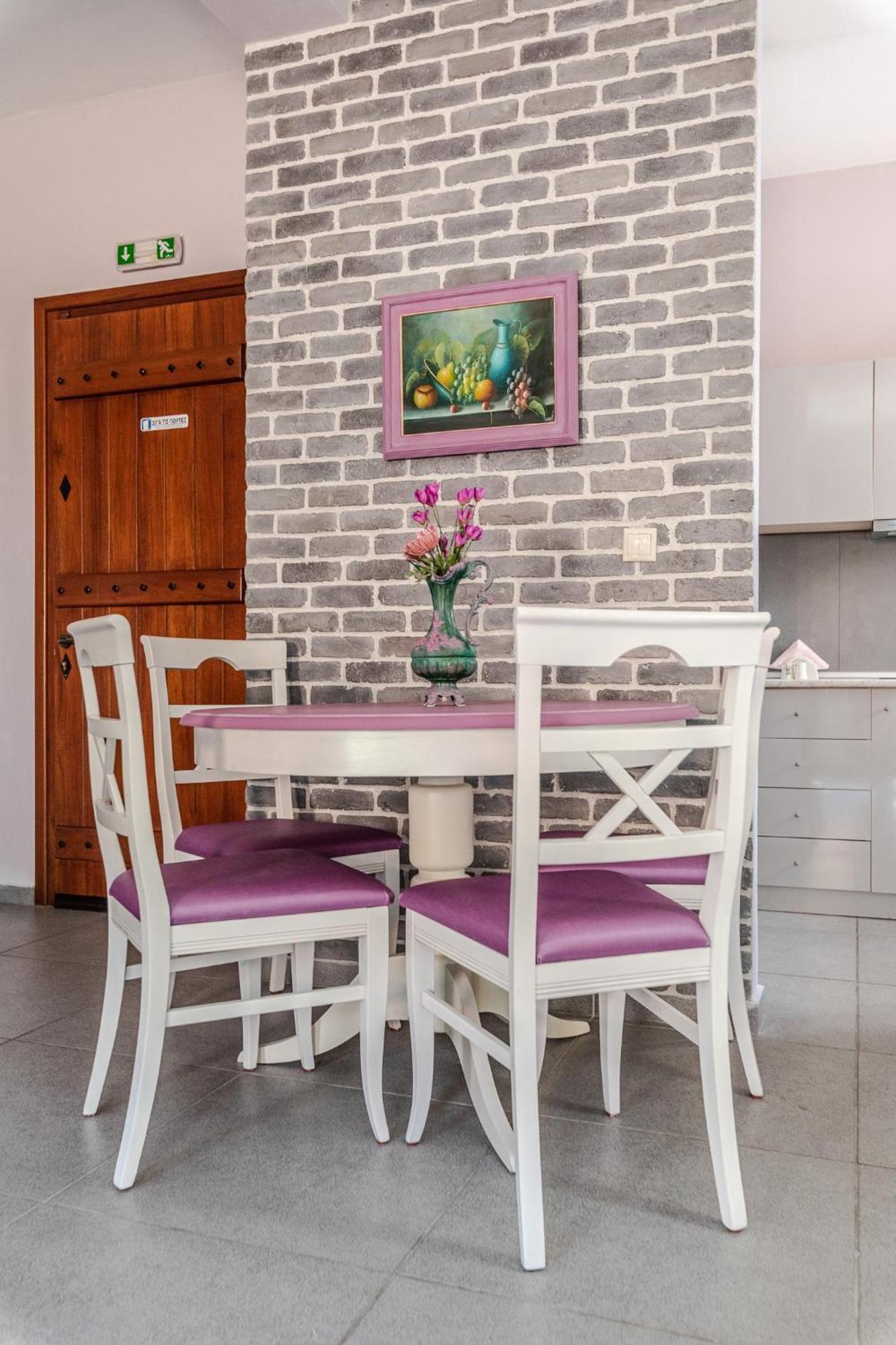 Lions Nine Aparthotel Mouresi Luaran gambar