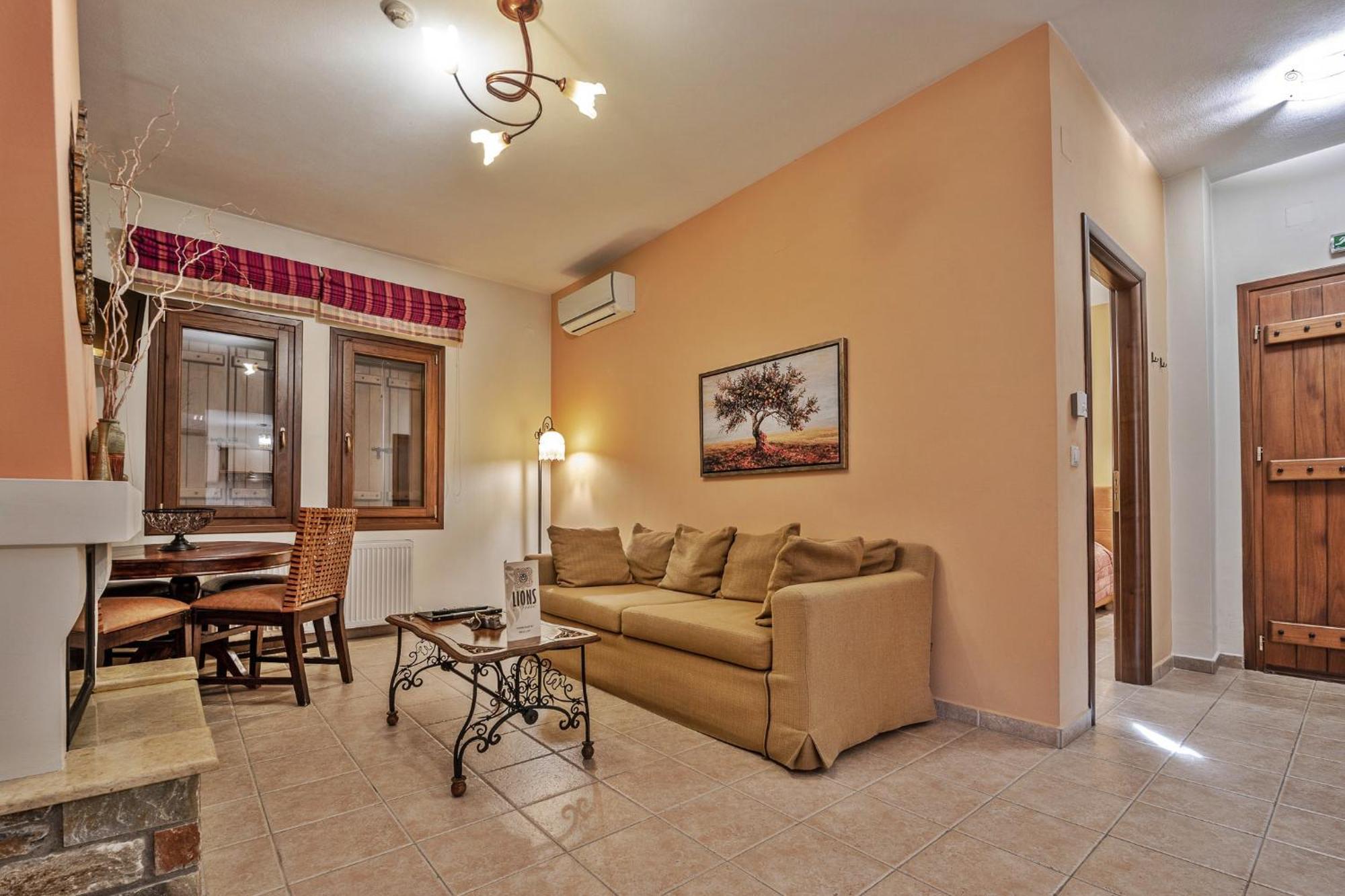 Lions Nine Aparthotel Mouresi Bilik gambar